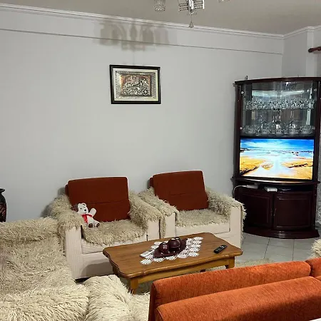 Guest House Korca Apartamento *